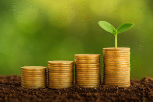 تصميم يعبر عن فرص الاستثمار والاستثمار الذكي في عامي 2025 و2026 مع رموز للذكاء الاصطناعي والطاقة المتجددة والعملات الذهبية